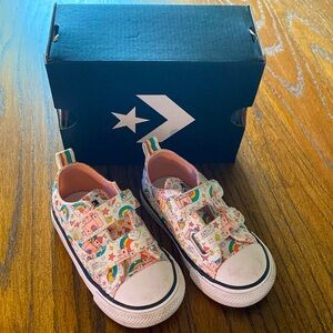 Converse little girl shoes